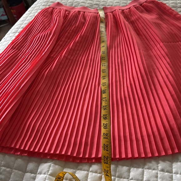 Lined, PLEATED SKIRT, Ellastic Waist, Merona /SIZE MEDIUM - Picture 6 of 7
